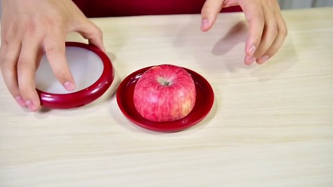 Silicone Fruit and Vegetable Storage Containers 4 Pack - Reusable Avocado Saver & Onion Keeper, Fridge Containers for Tomatoes, Garlic, Lemons, Potatoes, Apples, Maintain Freshness ﻿