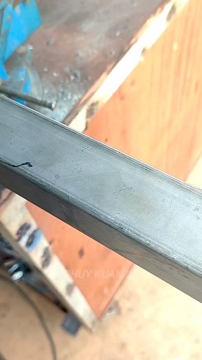 How welders make precision 90 degree thin square tube joints #welding #welder #metalwork #weldingart | Idhuy Kuanzu