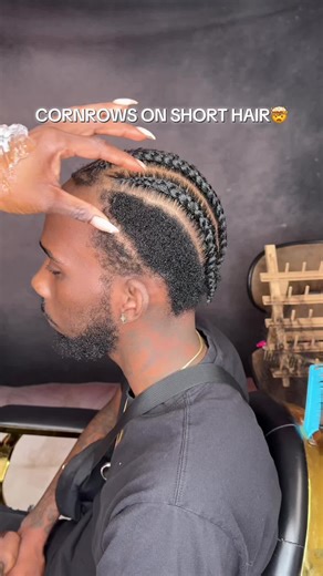 SHORT HAIR? ONE INCH? STILL GOT IT DONE. 💪🏾🔥 WHO YOU KNOW GRIP LIKE THIS??? THE SLAYZ TECHNIQUE DOESN’T MISS. CLEAN CORNROWS WITH EXTENSIONS on EXTREMELY short hair using my signature method that blends seamlessly, looks 100% natural, and protects your real hair underneath. No tension. No bulky look. No clockable extensions. Just sleek, smooth, scalp-safe cornrows designed to grow your hair while you look elite. This isn’t a style… it’s a SOLUTION. Short hair ✔️ Thinning hair ✔️ Balding areas