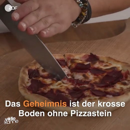 Rote Bete auf der Pizza? Passt! Und mega-kross ist der Boden auch noch, ganz ohne Pizzastein: Mario Kotaska serviert Pizza Bianca! 🍕 | ZDF Volle Kanne