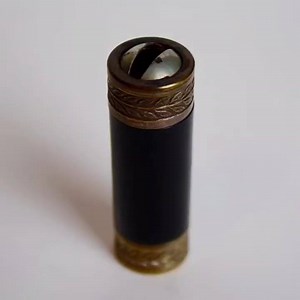 Take a look at this dazzling vintage lipstick tube! When you twist the top the cap opens and displays your lipstick! #besamecosmetics #lipstick #beautiful #classic #cosmetics #vintage #inspired #makeup #sephora #mua #beautyaddict #hollywood #glutenfree #parabenfree #crueltyfree | Bésame Cosmetics