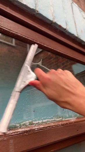 The Window King for a reason. #windowcleaning #satisfying #irl #window #foryou
