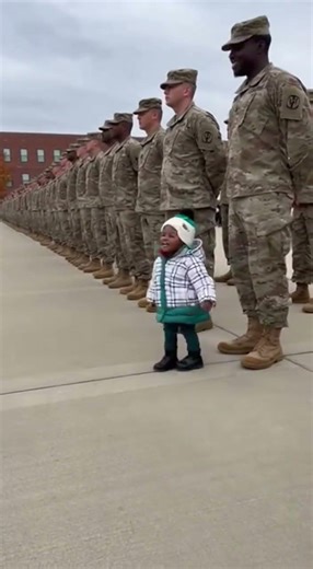“Baby Mistakes the Soldier… Then Finds Her Real Dad Moment)”#MilitaryHomecoming #SoldierReunion