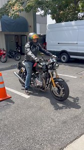 Time for a test ride and this time Yonni is on a Norton Commando 961 SE. what a great sound! #iconicmotorbikes @bikeurious #iconicmotorbikeauctions #norton #nortonmotorcycles #nortoncommando #nortoncommando961 | Iconic Motorbikes