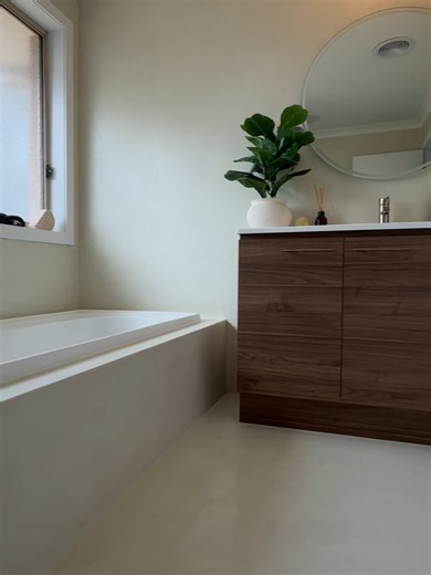 Stunning Bathroom Makeover with Microcement: A Step-by-Step Guide