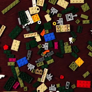 🔊 SOUND ON 🔊 There’s something so relaxing about building…even when you’re building an apex predator! | LEGO