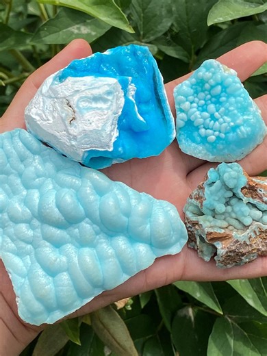 Blue Hemimorphite - Facilitates contact with Angels. Blue Hemimorphite crystals and how you can benefit from them. Learn how to stop people from draining your Energy. Crystals meanings and uses. How to cleanse and program your crystals. Gain health benefits from healing while warding off negative energies and people. Follow us on Youtube: Magic, Stones & Metaphysics Rumble: MagicStonesandMetaphysics X: MagicMetaphysic Instagram: magicstonesandmetaphysics Facebook: MagicStonesAndMetaphysics Pinte