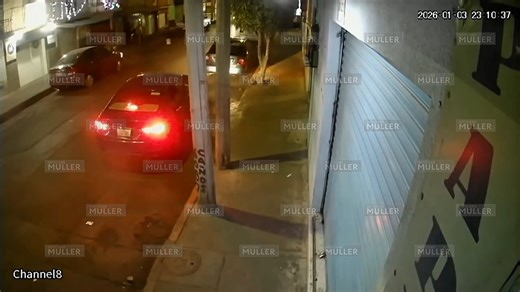 ▶️ #VIDEO | "Bajó tranquila del coche": revelan nuevo video de la conductora que atropelló a motociclista en Iztapalapa; así llegó a su casa 🔴 La Fiscalía de la Ciudad de México informó que se investiga el hecho como homicidio culposo por tránsito de vehículo; la grabación confirmaría que el automóvil era conducido por una mujer 📌 La información aquí: https://mile.io/4jsly5y 📹: Osvaldo Müller | MILENIO