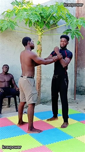 How to Escape a Hand Grab in 3 Easy Steps #selfdefense #mma