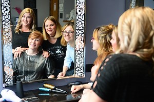 Hair Angels gives Derby College hairdressing students a head start | FE News