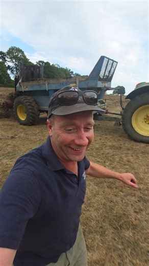 The magic of muck. I love this part of our farming system, we harvest the grain for making bread, we use the straw to make the cows bedding, then spread the resulting muck back on the fields. This builds soil organic matter and soil health. Win win. #chiddingstonedairy #soilhealth #sustainablefarming #localfood #freshfromthefarm #farmtotable #milk #butter | Chiddingstone Dairy