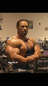 Kevin Levrone "The Maryland Muscle Machine" Posing after workout 🤯🥶💪. . . . . . . . . . . . #intensify.fit #bicepsgains #tricepsfordays #kevinlevrone #philheath #bigramy #ronniecoleman #jaycutler #arnold #arnoldschwarzenegger #bodybuildingtips #bodyweightworkout #gainsforlife #gainmuscles #gainweight #healthyfood #musclebuildingfoods #girlwholift #crossfitgirls #bodybuildingdotcom | Intensify.Fit