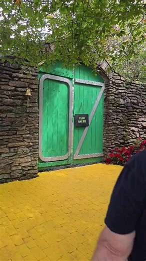 Emerald City Land of Oz bell scene