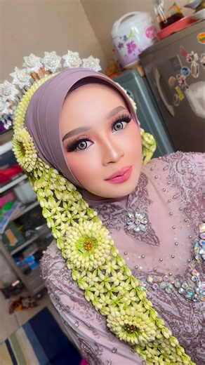 Azalea Mua on Instagram: "Wedding kak mentari Promo paket lengkap 6,8 aja Include mua , dekorasi ,fg Hayuuk kepoin ig @az_wedding.azalea Make up by Az Wedding. Dp 400 rb aja bisa booking ya 😍🥰 Info Pricelist Wa - 082139857876 Ig az_wedding.azalea Kami siap menemani hari spesialmu 😊😊😊 Lokasi Tanjung banjararum singosari malang. #mua #mualawang #muamalangrecommended muasingosari muahits weddingmakeup mua muasurabayarecomended muamalang muamalanghits"