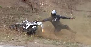 Highside vs lowside motorbike crashes explained ( video)