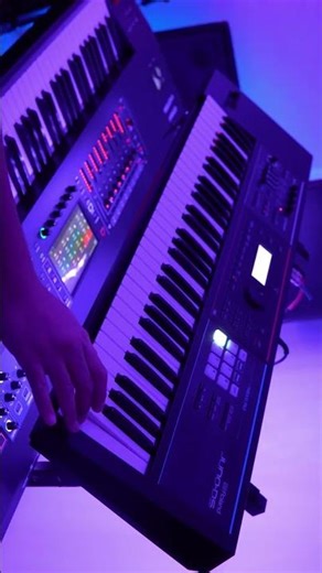 How I put together the sounds for “You Give Love a Bad Name” on the Juno-DS. #keyboardcover #roland