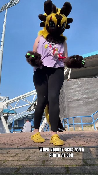 #howtotrainyourdragon #nightfury #furry #fursuit #nightfuryfursuit