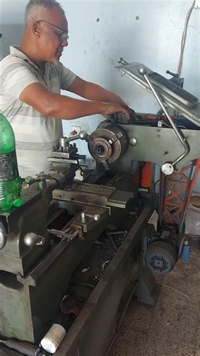 Grinding Rust | Removing Rust | #youtube #ytshorts #mechanic #automobile #rustremoving #viralshort