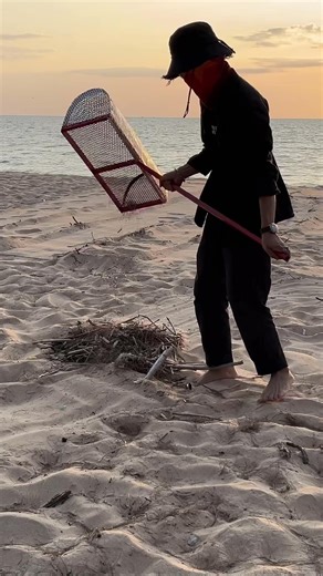 Beach Cleanup Treasure Hunt 🌊 Not Gold or Gems… Trash Is the Real Treasure