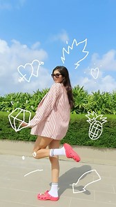Styling your Crocs your way! Add Jibbitz to create the perfect look. #Crocs #StyleEssentials #CrocsIndia | Crocs