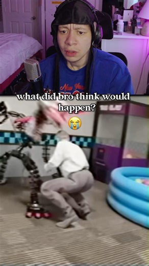 What did bro expect 😭 #fnaf #analoghorror #fnafvhs #jumpscare #shorts