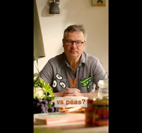 Hugh Fearnley-Whittingstall Plays 'This Or That' To Find The Best Fibre