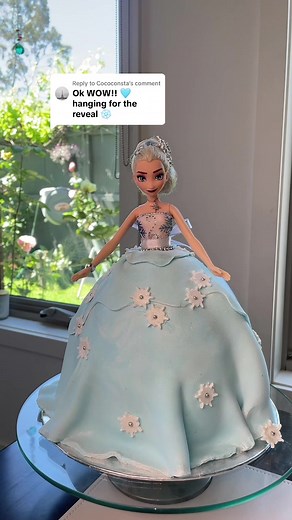 Elsa Dolly Varden Cake for Little Ivy | Birthday Cake Tutorial