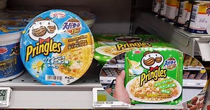 Pringles instant noodles available in S'pore for S$4.50, includes sour cream & onion flavour