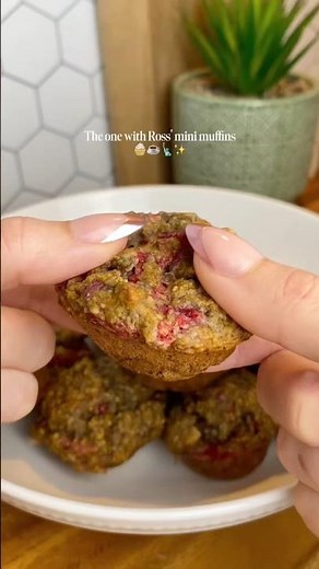 Raspberry Oat Mini Muffins! 🧁 Recipe in caption!