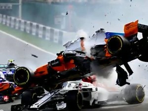 Formula Uno, il terribile incidente di Alonso a Spa-Francorchamps