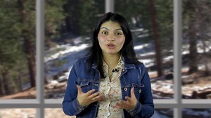 Al enterarse de esto, el rey Herodes se sobresaltó y toda Jerusalén con él. Convocó entonces a los sumos sacerdotes y a los escribas del pueblo y les preguntó dónde tenía que nacer el Mesías. Ellos le contestaron: “En Belén de Judá, porque así lo ha escrito el profeta: Y tú, Belén, tierra de Judá, no eres en manera alguna la menor entre las ciudades ilustres de Judá, pues de ti saldrá un jefe, que será el pastor de mi pueblo, Israel”. | Wordnet Productions