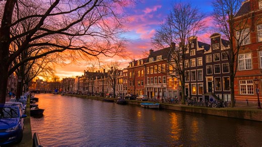 Amsterdam Walking Tour – Calm and Beautiful City Streets