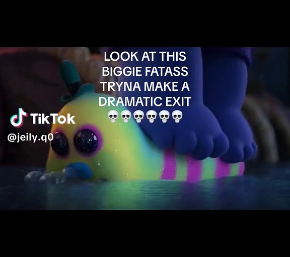 Mr. Dinkles Struggles to Keep Biggie Afloat