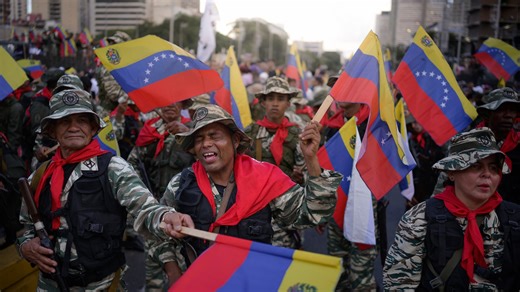 Maduro’s militiamen, rifle in hand, confront the United States: ‘Ready to defend Venezuela’