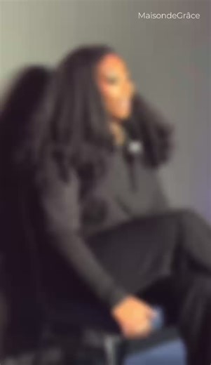 ✝️ TEMOIGNAGE ✝️ Elle a choisi de déclarer que Jésus a vaincu dans sa vie, et son témoignage en est la preuve. Il y a une puissance dans le témoignage : quand Dieu agit, cela fortifie ceux qui écoutent et rappelle que rien n’est impossible à Celui qui croit. Nous espérons que ce témoignage vous édifiera et rallumera votre foi 🙏 📍 Rendez-vous ce dimanche à partir de 15h30. Et si le prochain témoignage… c’était le tien ? ✨ Nous sommes Maison de Grâce ✨ Le lieu où la Grâce restaure les vies #f #f