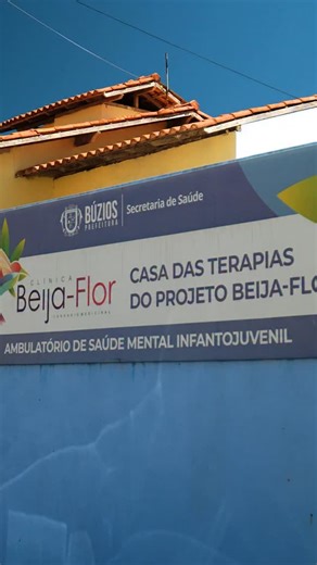 Prefeitura de Búzios on Instagram: "Cuidar da mente também é cuidar da vida. 🤍 📍Janeiro chega cheio de expectativas, mas nem sempre a gente se sente pronto para acompanhar esse ritmo. Tem dias mais difíceis, outros em que o desânimo aparece e tudo bem reconhecer isso. 👉 Em Búzios, você não está sozinho. A rede municipal de saúde oferece acolhimento, escuta e acompanhamento em Saúde Mental pelo CAPS, Núcleo de Saúde Mental, Clínica Beija-Flor e nas equipes dos Postos de Saúde. São espaços de 