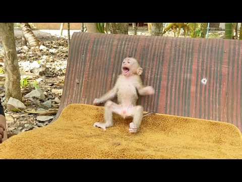 Poor Ronaldo Heart-Breaking CRY When Mom Just Put Him Down For Work