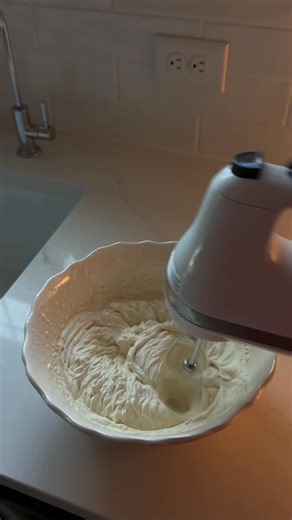 Anna Mondanaro on Instagram: "maple sea salt whipped latte 🍦 ingredients: - one cup of heavy cream - 1/4 cup maple syrup - 1 tsp sea salt instructions: - add cold heavy cream to a bowl and begin to mix (this works with a stand mixer, hand mixer, or good ole whisk and a strong arm) - begin mixer. keep an eye on the texture — once it starts to hold its form, stop the mixer and add maple syrup and sea salt - mix again until well-combined. you want the mixture to be firm but not fully whipped cream