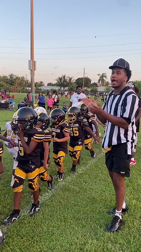 Referees be cheating 😂😂😂😂😂😂 #fyp #football #lmao #comedy #viral #funnyent #thatboyfunny