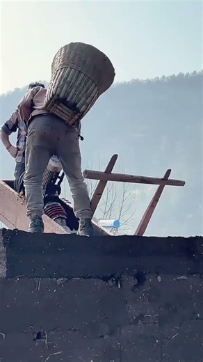 On-site Construction Process of Earthen Building Technology
