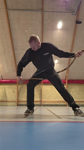 Stringing a horsebow #archery #horsebow #archerygeek #archerytalk #archerytechnique