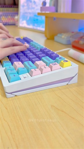 KittyKat 🌸💻⌨️ on Instagram: "Built the Xenox by @thomaslt_studio ✨ It’s been a long time since I last built a custom keyboard. Over the past year, prebuilt keyboards have become everywhere, but this build really brought me back to the early days when I first fell in love with this hobby and the build experience itself was genuinely fun and rewarding. There are 4 colorway options to choose from, with both E-coated and anodized finishes available. My build is the Amethyst version - a lovely comb