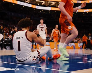 28K views · 523 reactions | Bringing this energy tonight ⚡️ We hope to see you in Charlotte, Card Nation! #GoCards | Louisville Men's Basketball | Facebook