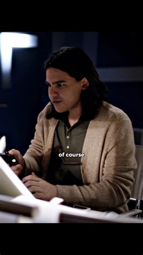 3.5K views · 94 reactions | barry and cisco use a hologram to catch the criminals follow me for more  . . . . #theflash #barryallen #cwtheflash #ciscoramon #iriswestallen | Frague Edits | Facebook