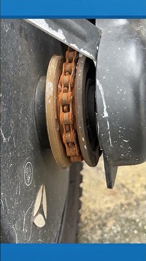 Cleaning Rusty Motorcycle Chain and Applying Fresh Lubricant #mechanic #shorts