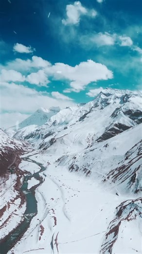 You don’t need to fly to Switzerland to see snow this winter ❄️ La Hault gives you the same magic, minus the long travel, perfect for Christmas plans or a New Year escape. ✨ Come experience it yourself. Book your stay or stop by. 🤍 📍 La Hault, Sissu, Himachal Pradesh 📞 6230414883 | Link in bio (Manali, Snow destinations India, Himachal getaway, Christmas getaway, New Year escape, Mountain stay, Sissu Himachal) | La Hault