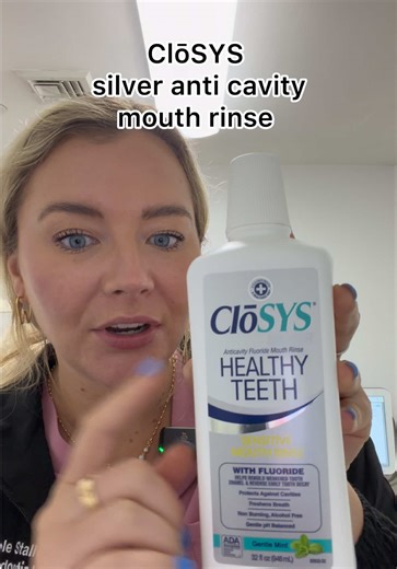 I love the @closysoralcare mouthwash!! It’s safe to use, backed by the American Dental Association and has Fluoride to protect your teeth! #CloSYSPartner #mouthwash