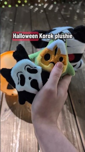 Halloween Korok plushie keychains make great trick-or-treat gifts! The Legend of Zelda plush