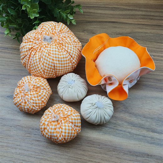 Look what I did with the fabric balls I filled with cotton! It's so cute 🥰 you can make it easily too #sewing #sew #dolls | DIY Vakti