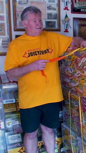 14M views · 193K reactions | Longest gum wrapper chain: 106,810 ft (32,555,68 m) by Gary Duschl  | Guinness World Records | Facebook